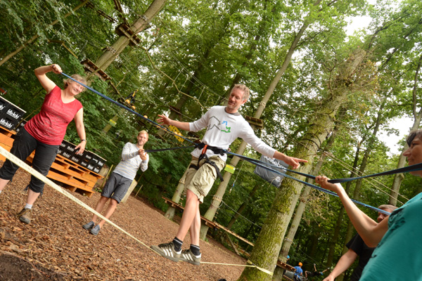 kooperative Abteuerspiele im Kletterwald Wetzlar